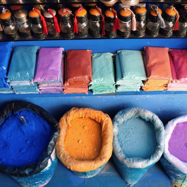 Inorganic pigment dispersant