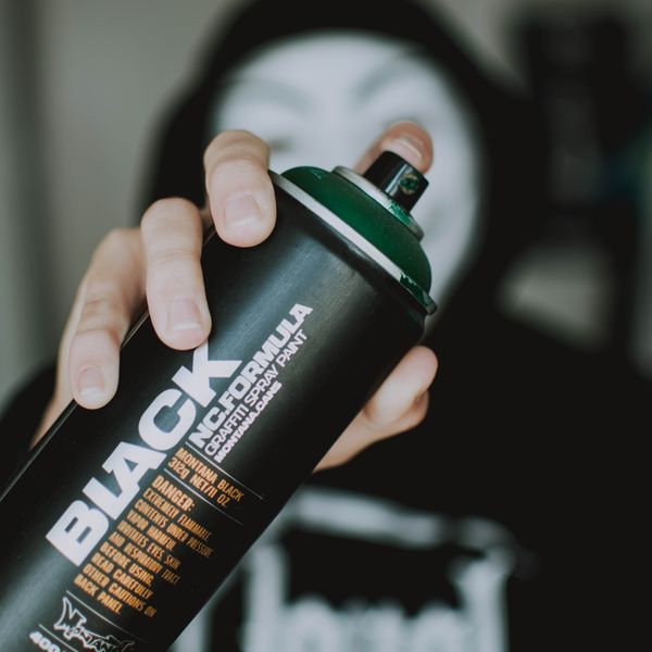 UV leveling agent