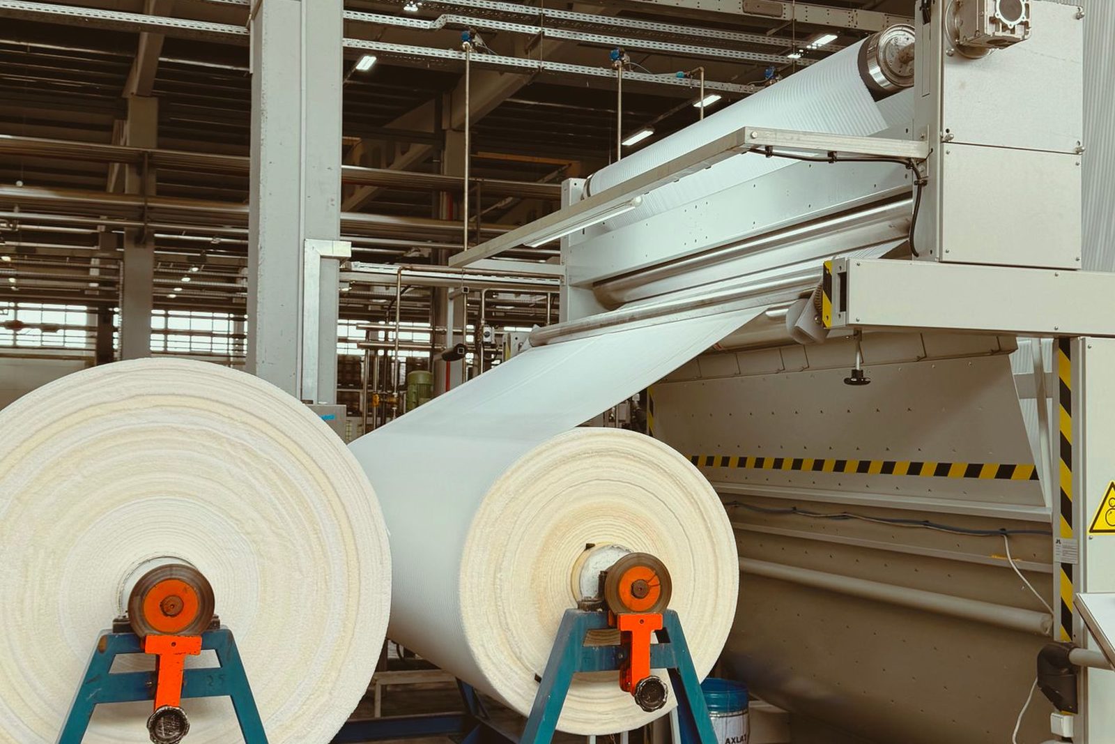 Foam in the Glass Fibre Sizing Trough Comes With More Filame